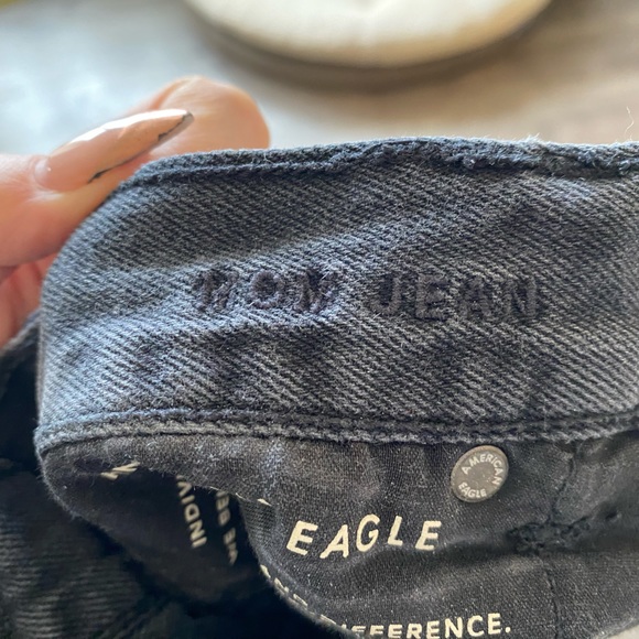 American Eagle super distressed high rise black cropped mom jeans - Picture 12 of 16